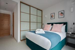 Hammersmith Mews by Viridian Apartments