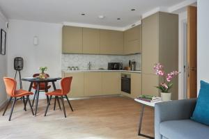 Hammersmith Mews by Viridian Apartments