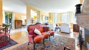 Uvaspina 8, Emma Villas