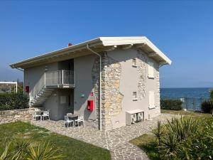 Studio with Lake View room in Residence Onda Blu