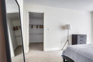 Back Bay 1BR w WD Gym nr Copley Sq BOS-574