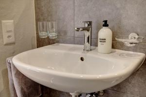 Fidanza 2 in center of Brissago