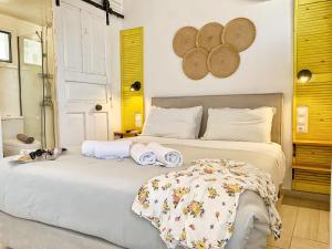 Double Room with Sea View room in Gigi Rooms