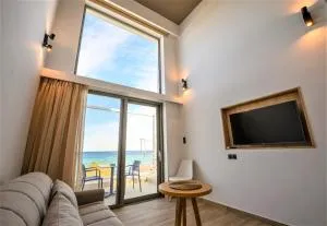 CUBES ON THE BEACH Athens Airport - Враврона