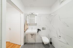 Modern Central City Rooms