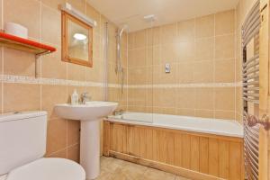 Bridge Cottages Bridge House, Old Post, Bridge Suite, Sleeps 16