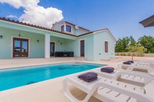 Villa St Vinzent with pool by Istrialux