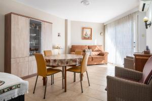 AT065 Primera línea de la playa, airco y aparcamiento privado