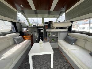 Confortable Yatch