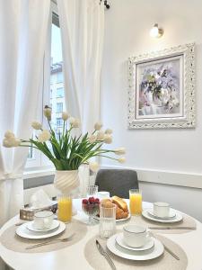 Vintage Top Centre Apartment