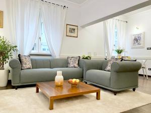 Vintage Top Centre Apartment