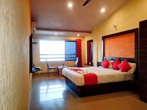 Shivneri Valley Escape Hotel - A Scenic Valley View Hotel in Mahabaleshwar