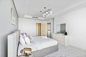 StoneTree - Paramount Tower Hotel&Residences 3 BR - Sea View and Infinity Pool