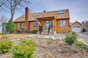 Amazing Rocky Point Retreat Overlooking the Sound! - Port Jefferson Station