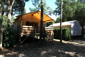 Campings Camping-Village Vacances Les deux Etangs : Tente Lodge