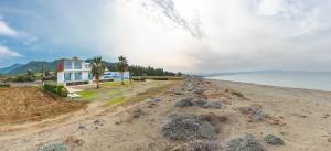 Seafront Villa Sea Gem - Private Beach Area & Infinity Pool