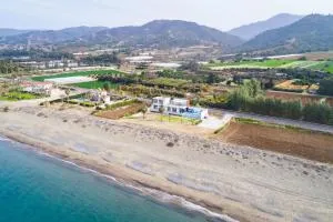 Seafront Villa Sea Gem - Private Beach Area & Infinity Pool - Yialia