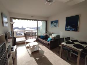 Appartements Classe 3 etoiles - Magnifique vue sur le port : photos des chambres