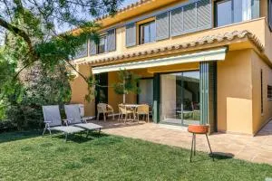 Family villa in Torremirona Resort - Tarabaus