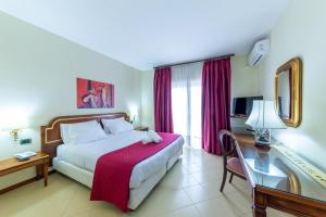 Doppelzimmer mit Whirlpool-Badewanne