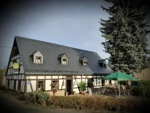 Wirtschaft & Pension Zum Huthaus - Langenbach