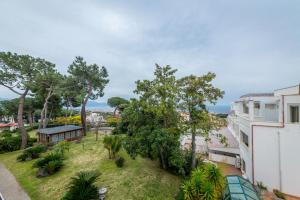 Doppelzimmer mit Balkon und Meerblick