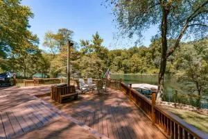Riverfront Retreat with Fire Pit Fish and Hike! - Newport