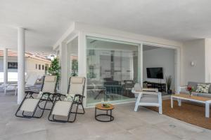 Blue apt in Torreblanca by Costarentals - Ref 174