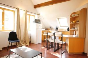 Maisons de vacances Gite La Reserve avec Jardin et Piscine : photos des chambres