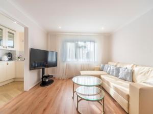 Pass the Keys Stylish 2 Bedroom Family Home