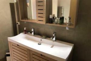 Appartements 90m with large terrace near the beach : Appartement