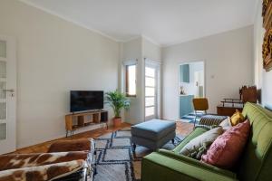 Trendy and Modern 3BR Family Home