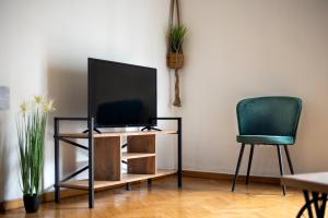 Panoramic view apartment next to Acropolis