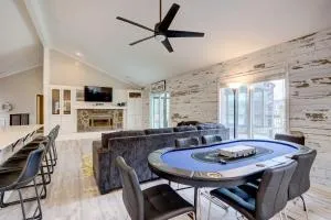 Lakefront Vacation Rental with Dock and Views! - Roach