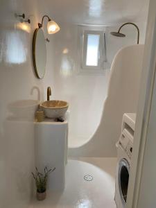 Mamos Sunset House Plaka