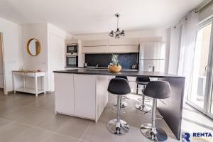 Appartements Le Hameau Des Pins - Spacious - Parking : photos des chambres