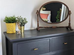 Beautiful seaside Willow Cottage hosted by Whitstable-Holidays