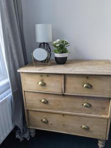 Beautiful seaside Willow Cottage hosted by Whitstable-Holidays