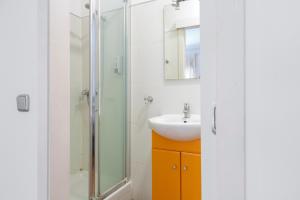 Budget Double Room room in Monrooms Barcelona