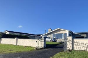 obrázek - Ballyliffin bungalow with stunning beach views