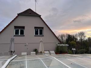 Villas Villa Piscine Lampertheim Proche Strasbourg : photos des chambres