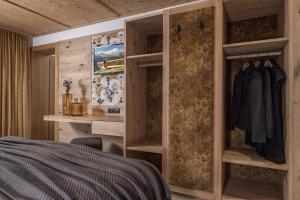 Classic Triple Room room in Hotel Burgschrofn