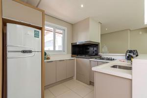 Apto 3 dorm com duas vagas centro de Canela