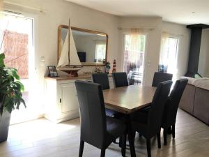 Maisons de vacances Maison Saint-Brevin-les-Pins, 5 pieces, 8 personnes - FR-1-392-126 : photos des chambres