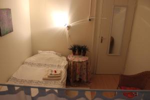 Desokkeraai - Sauna & Hottub privé appartement in schuur