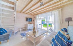 Awesome Home In Miedzywodzie With Wifi