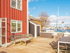 Apartment with maritime atmosphere