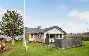 Gorgeous Home In Nexø With Wifi - Langedeby