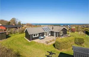 Three-Bedroom Holiday Home In Glesborg - Glesborg