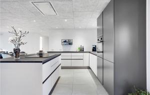 Awesome Home In Ebeltoft With Wifi